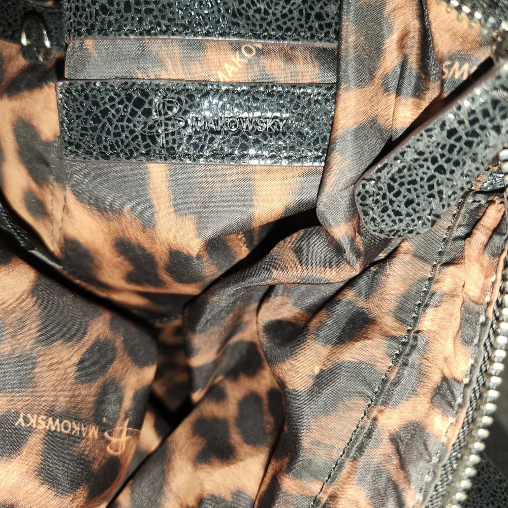 B. Makowsky Large Metallic Crackled Leather Bag - Picture 7 of 7